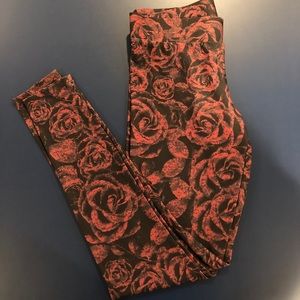 NWOT Guess high waist rose print leggings
